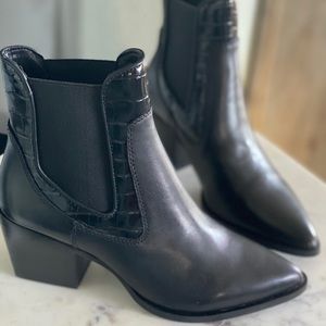 Steve Madden Alesso Booties Black